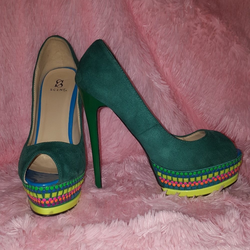 *sold* Multicolor peeptoe pump